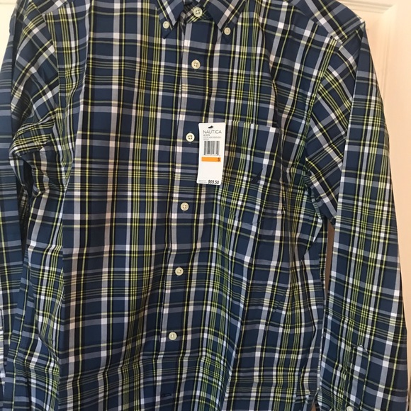 Lot of 3 NEW Nautica plaid button down shirts. - Picture 6 of 7